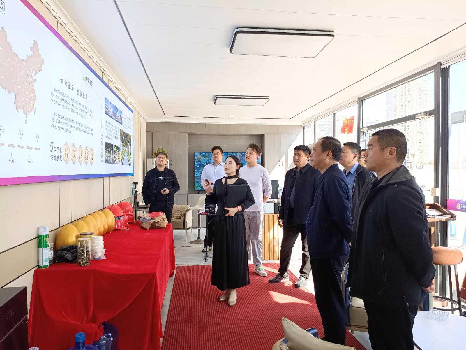 通許縣人大領導一行蒞臨【鼎鑫?幸福滙】項目視察 高度肯定民生工程建設?